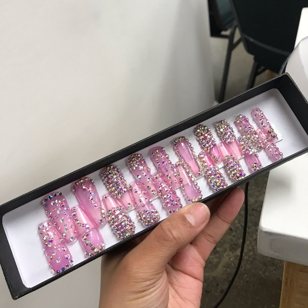 Blinged out press on nails ❤️